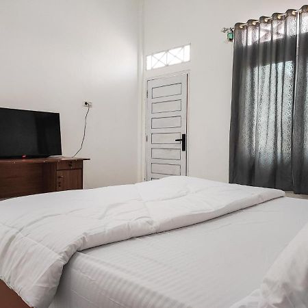 Adela Homestay Syariah Near Universitas Muhammadiyah Jambi Mitra Reddoorz Екстер'єр фото