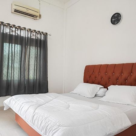 Adela Homestay Syariah Near Universitas Muhammadiyah Jambi Mitra Reddoorz Екстер'єр фото