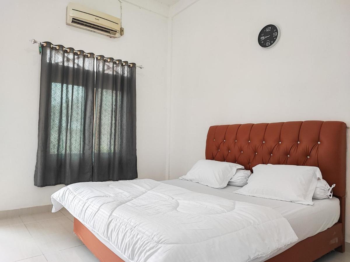 Adela Homestay Syariah Near Universitas Muhammadiyah Jambi Mitra Reddoorz Екстер'єр фото