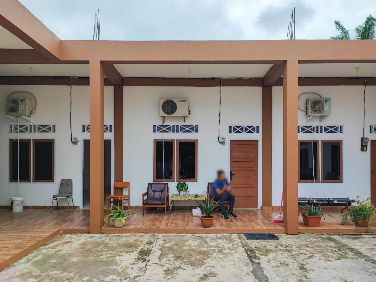 Adela Homestay Syariah Near Universitas Muhammadiyah Jambi Mitra Reddoorz Екстер'єр фото