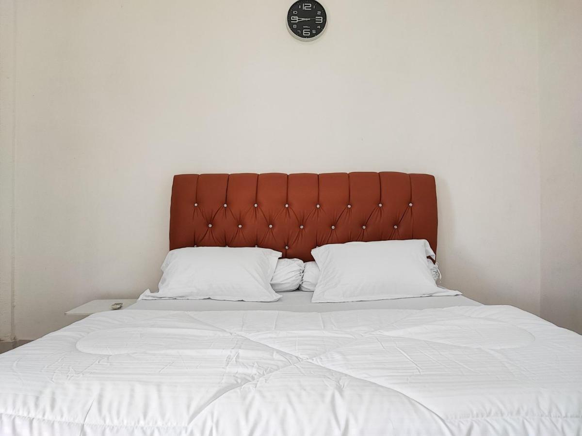 Adela Homestay Syariah Near Universitas Muhammadiyah Jambi Mitra Reddoorz Екстер'єр фото